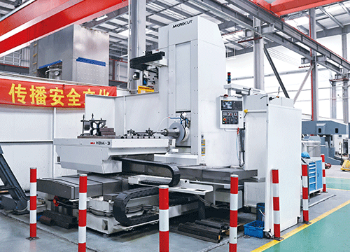 مركز التفريز والتفريز باستخدام الحاسب الآلي CNC